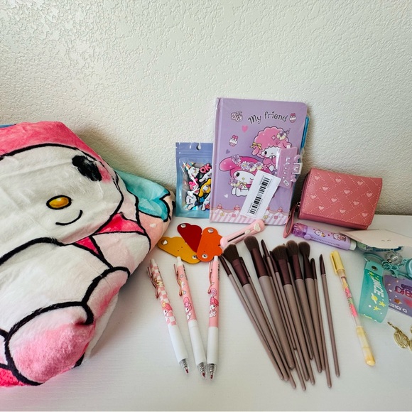 Sanrio gift set and more. (kids graduation) 34 items! - Picture 10 of 13